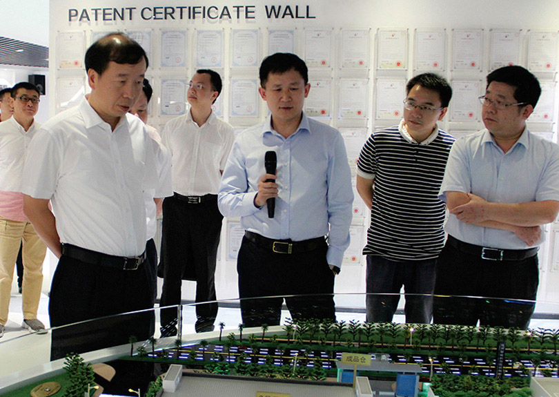 向导来访：：：2018.9东莞市市长肖亚非太阳集团2007网站调研